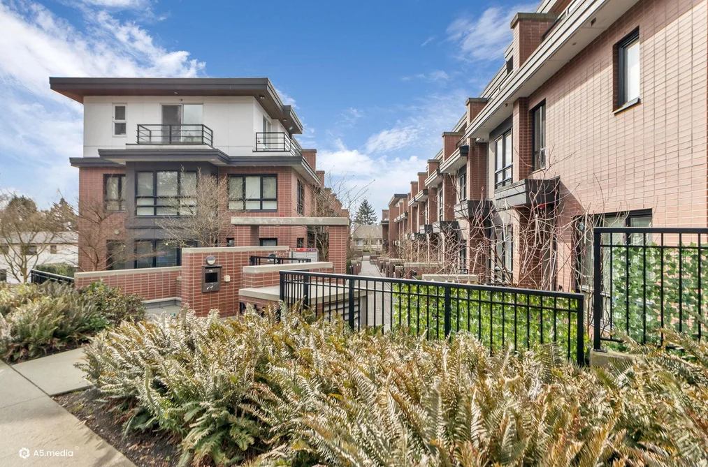 Townhouse for sale at 5 338 W 64 Avenue Vancouver British Columbia - MLS: R3113866