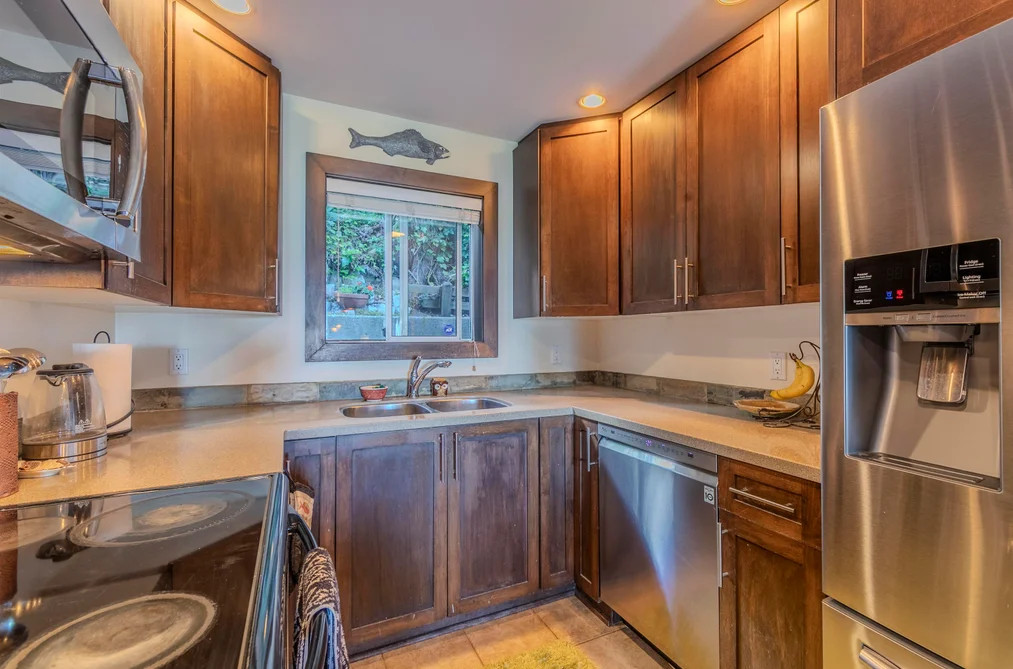 5 350 CENTRE ROAD, Lions Bay BC V0N 2E0, Lions Bay BC — Residential for Sale — Photo 10 of 32