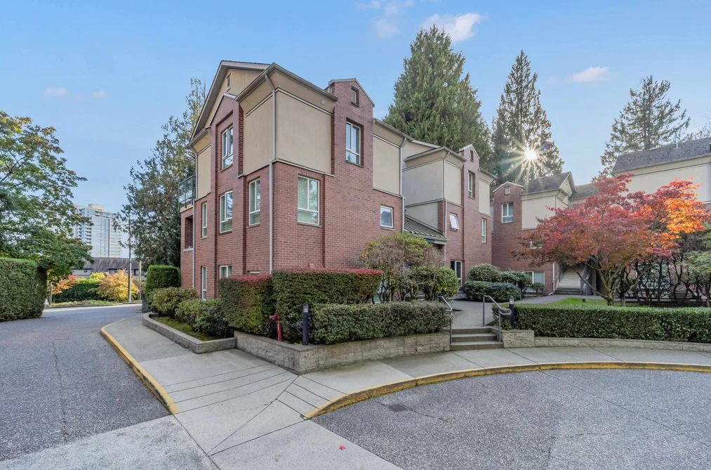 7077 Beresford St Unit 5, Burnaby, BC - MLS: R3174117