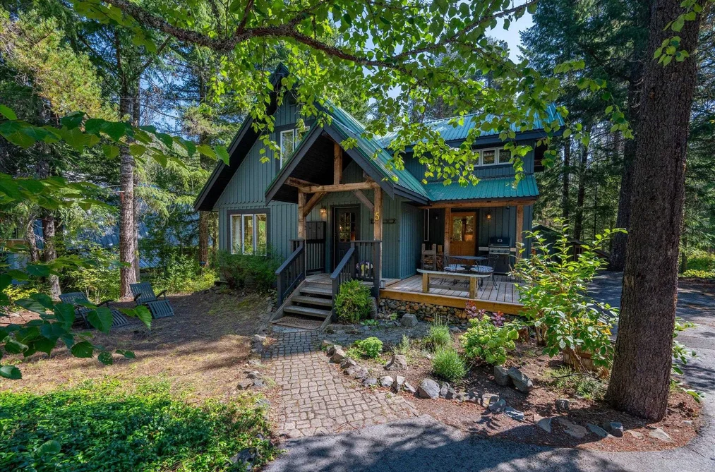 House for sale at 5 Garibaldi Drive Whistler British Columbia - MLS: R3154978