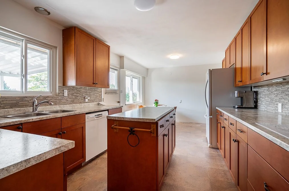 50 EAST 10TH AVENUE, New Westminster, BC — Residential for Sale — Photo 11 of 36