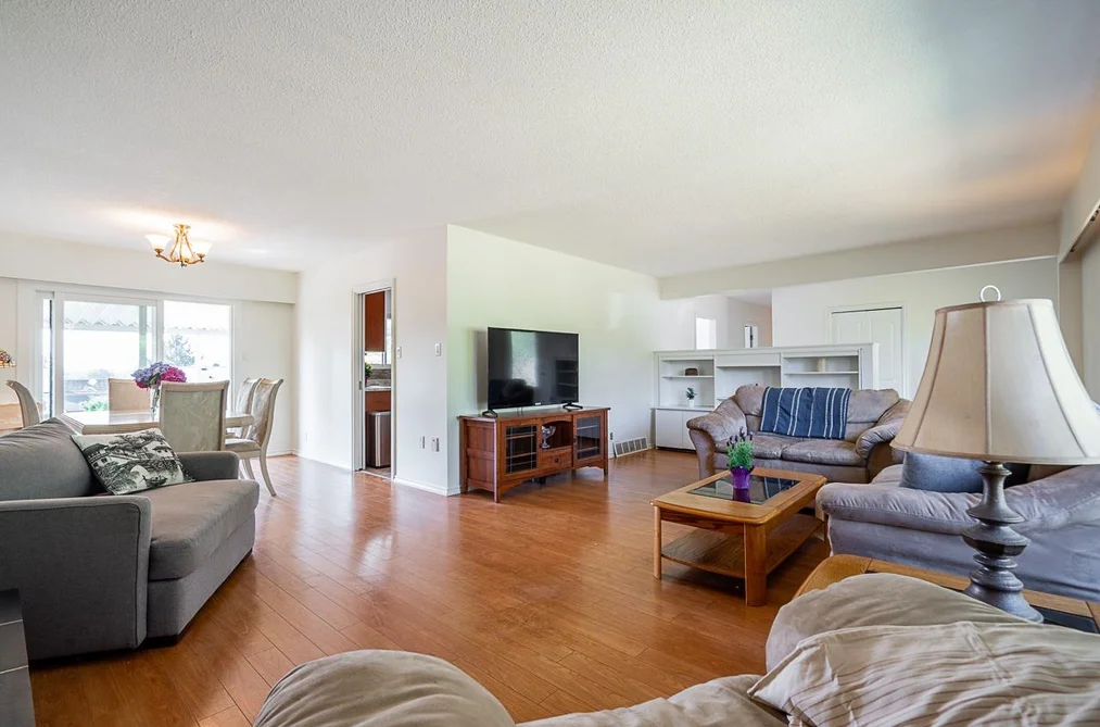 50 EAST 10TH AVENUE, New Westminster, BC — Residential for Sale — Photo 8 of 36