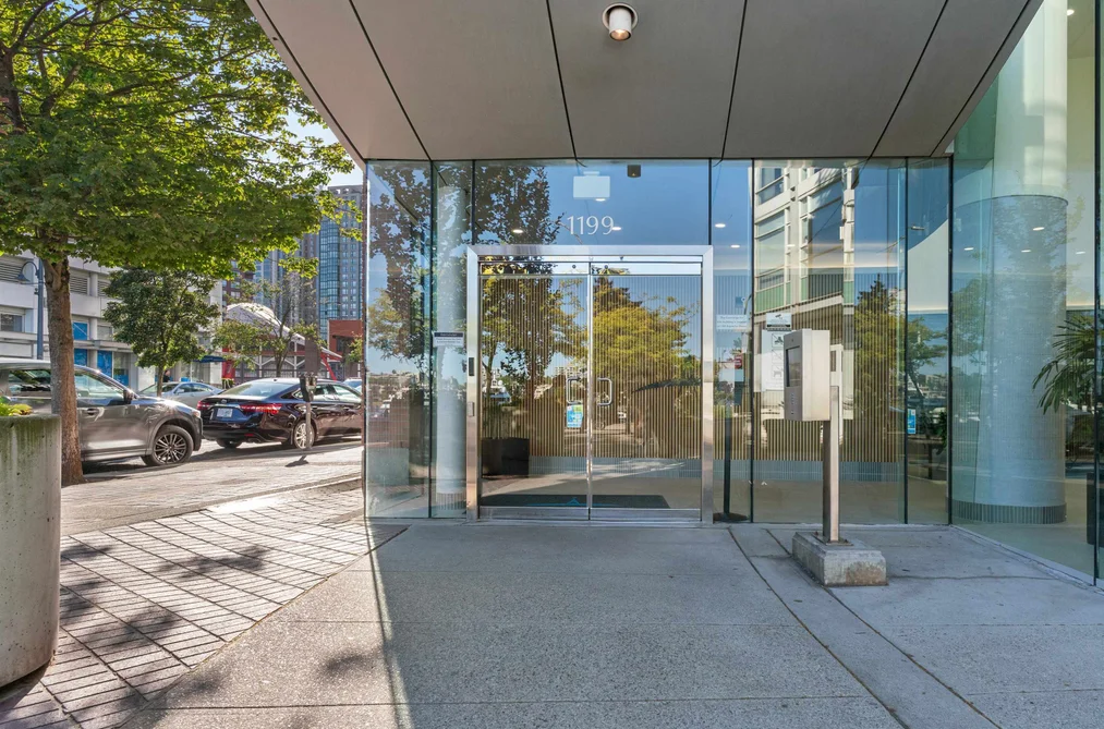 501 1199 MARINASIDE CRESCENT, Vancouver BC V6Z 2Y2, Vancouver BC — Residential for Sale - Photo 2