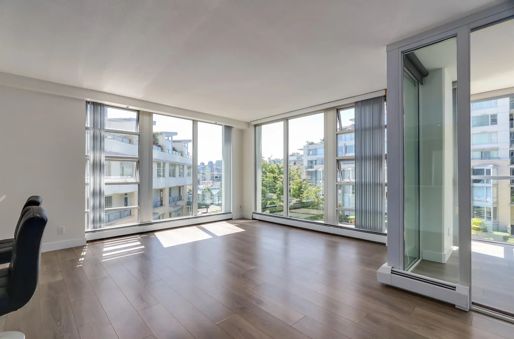 501 1228 MARINASIDE CRESCENT, Vancouver BC V6Z 2W4, Vancouver BC — Residential for Sale - Photo 2