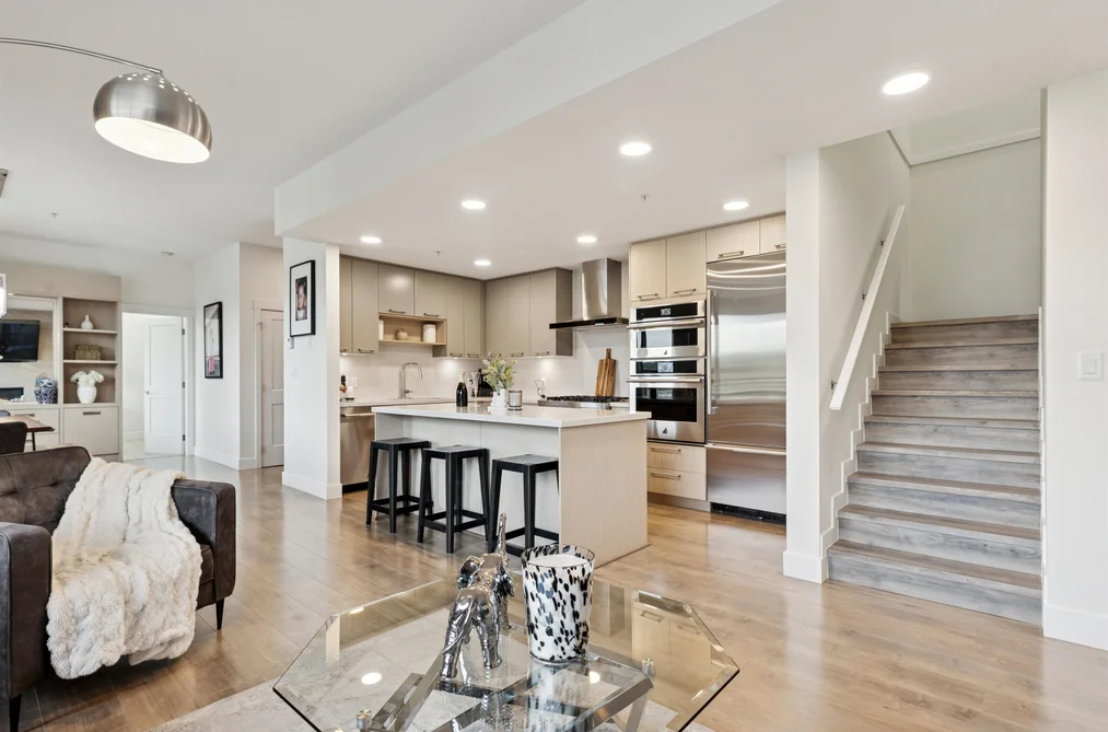 Condo for sale at 501 14022 North Bluff Road White Rock British Columbia - MLS: R3153583