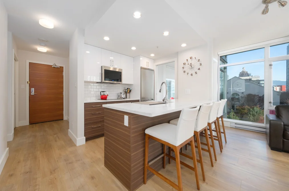 501 161 W GEORGIA STREET, Vancouver BC V6B 0K9, Vancouver BC — Residential for Sale - Photo 2