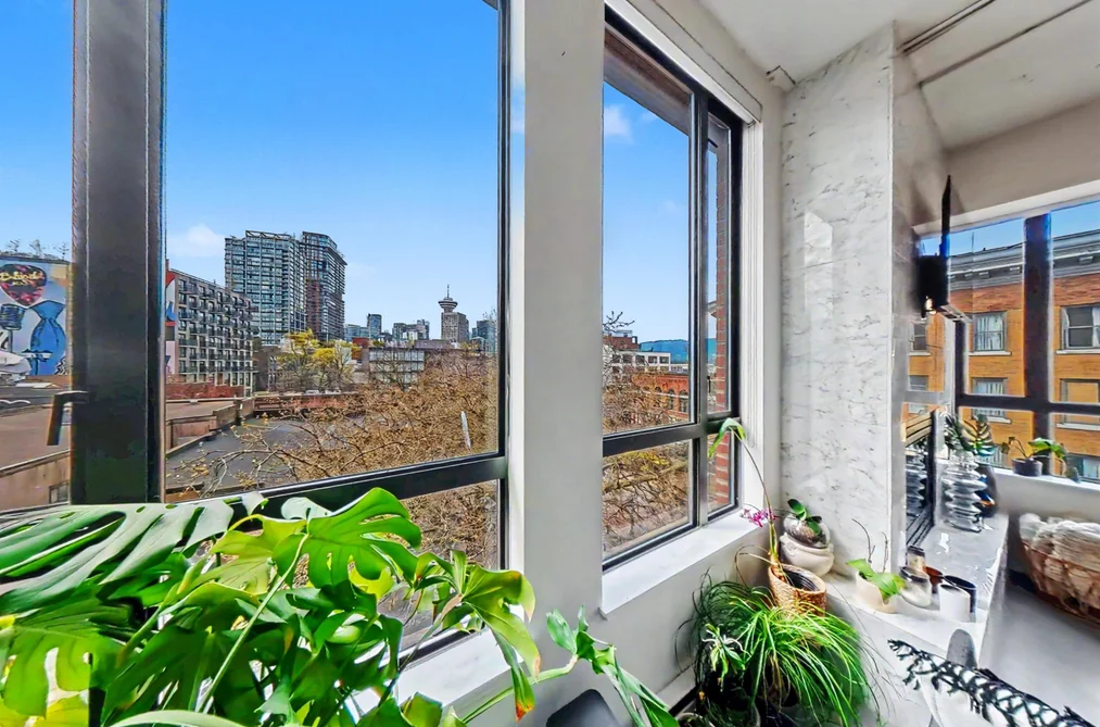 501 28 POWELL STREET, Vancouver BC V6A 1E7, Vancouver BC — Residential for Sale - Photo 2