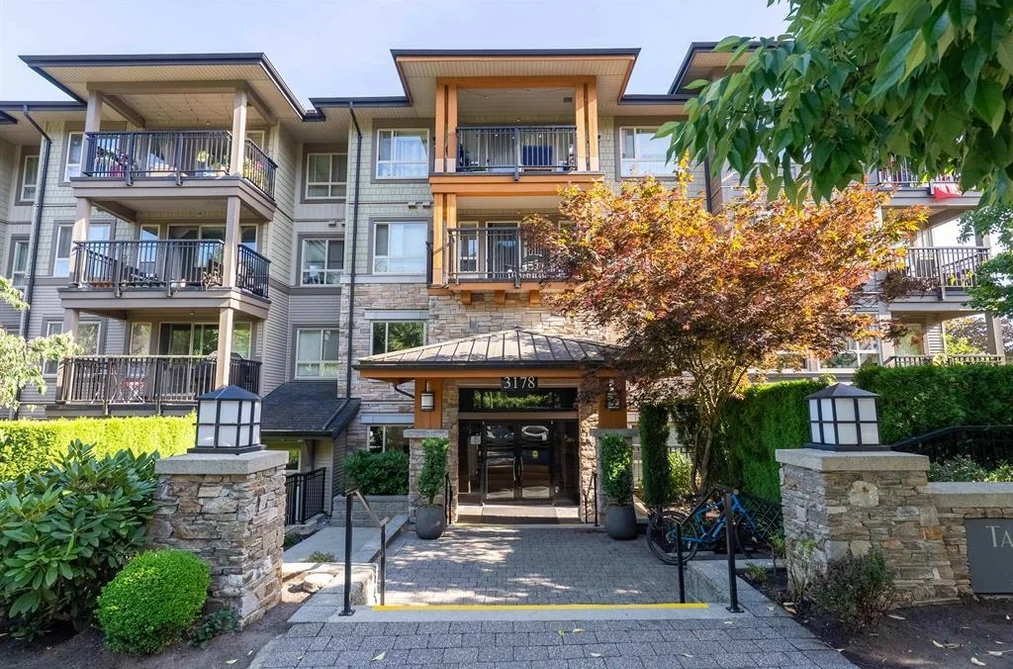 Condo for sale at 501 3178 Dayanee Springs Boulevard Coquitlam British Columbia - MLS: R3072005
