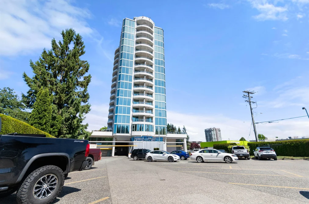 501 32330 SOUTH FRASER WAY, Abbotsford BC V2T 1X1, Abbotsford BC — Residential for Sale - Photo 2