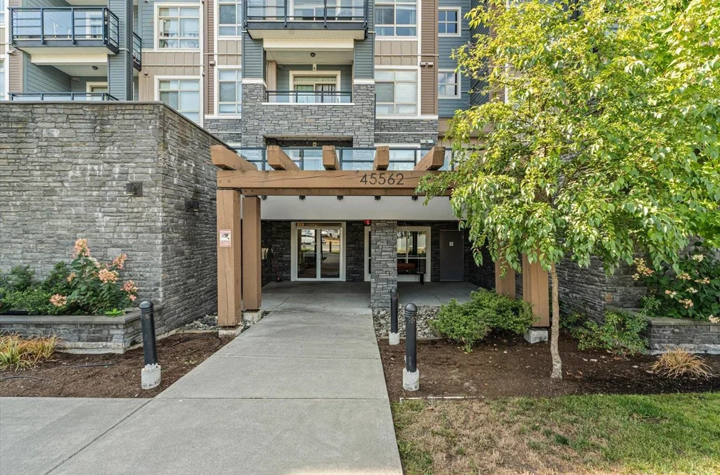 Condo for sale at 501 45562 Airport Road Chilliwack British Columbia - MLS: R3160026