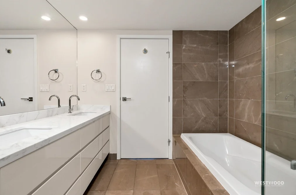 501 8 SMITHE MEWS, Vancouver BC V6B 0A5, Vancouver BC — Residential for Sale — Photo 17 of 37