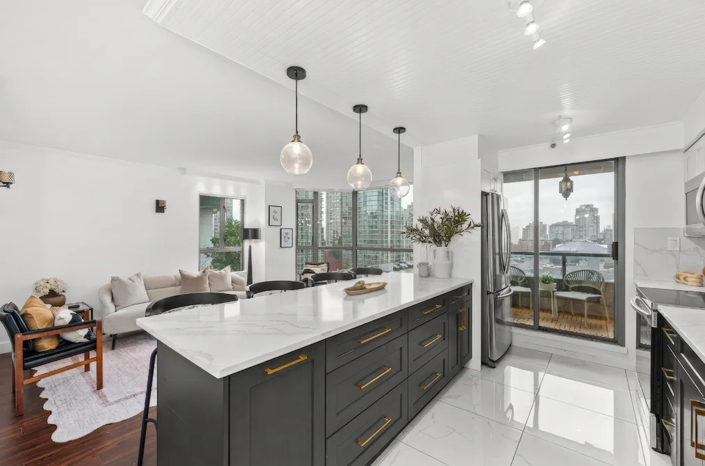 501 888 HAMILTON STREET, Vancouver BC V6B 5W4, Vancouver BC — Residential for Sale - Photo 2
