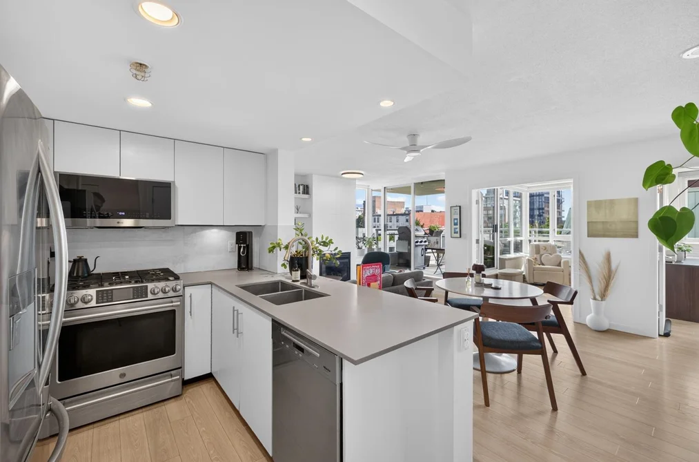 Condo for sale at 502 120 Milross Avenue Vancouver British Columbia - MLS: R3165134