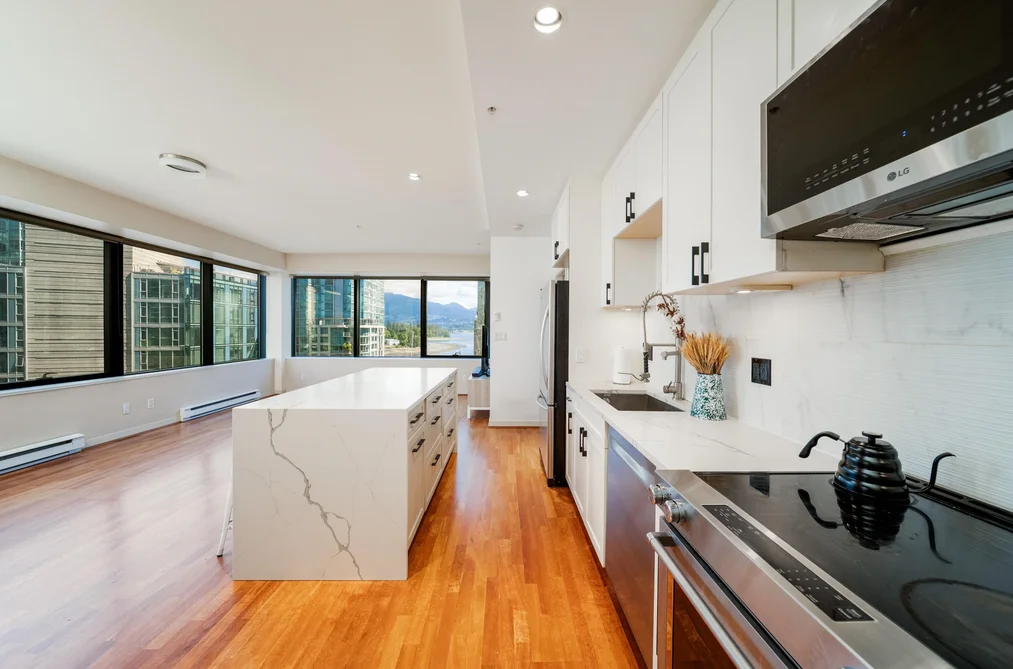 502 1333 W GEORGIA STREET, Vancouver BC V6E 4V3, Vancouver BC — Residential for Sale - Photo 2