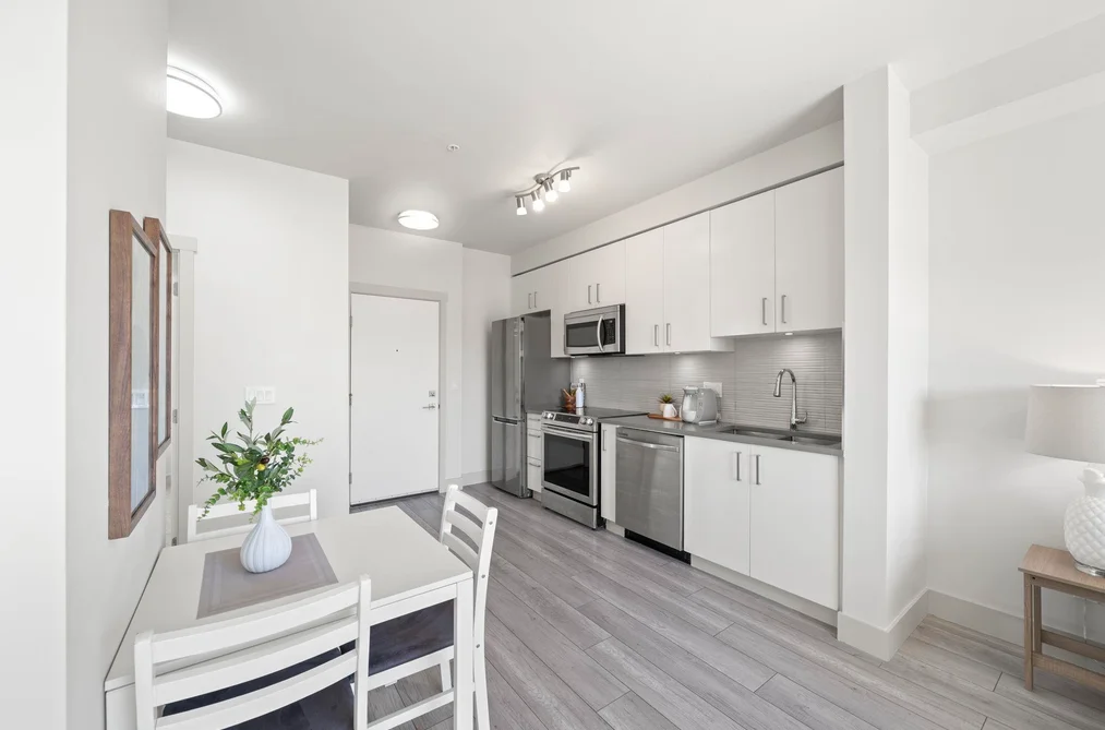 502 13978 FRASER HIGHWAY, Surrey BC V3T 0P2, Surrey BC — Residential for Sale — Photo 10 of 40