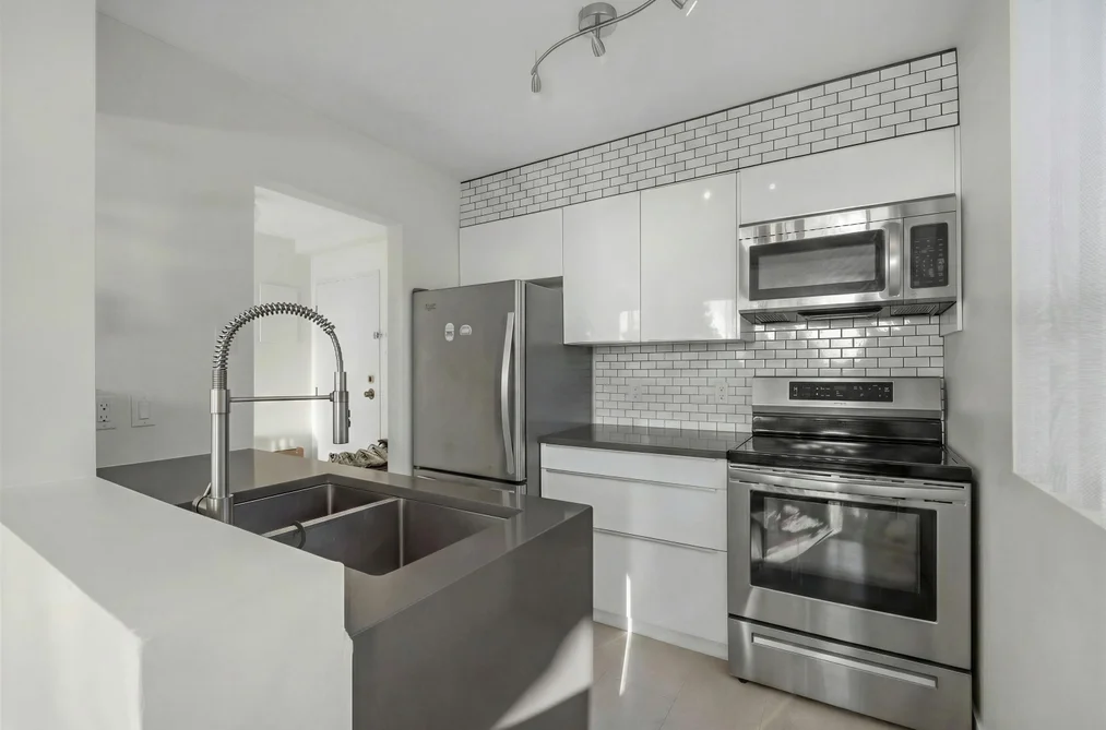 502 1737 DUCHESS AVENUE, West Vancouver BC V7V 1P8, West Vancouver BC — Residential for Sale - Photo 3