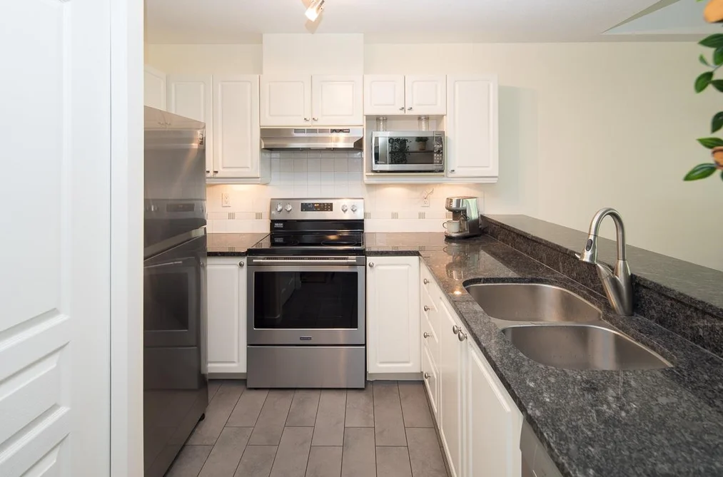502 214 ELEVENTH STREET, New Westminster BC V3M 4C9, New Westminster BC — Residential for Sale - Photo 2