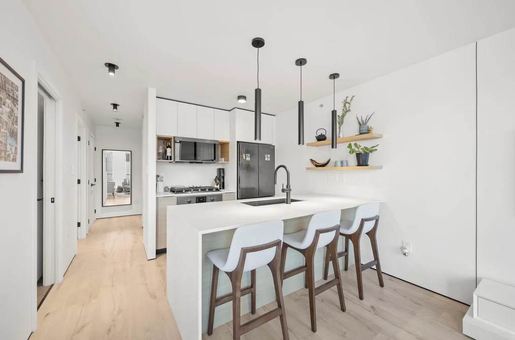 502 2979 GLEN DRIVE, Coquitlam BC V3B 0B2, Coquitlam BC — Residential for Sale — Photo 3 of 26