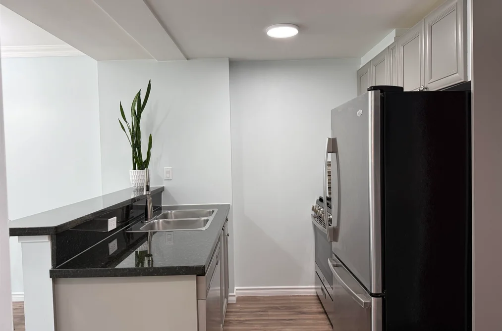502 928 RICHARDS STREET, Vancouver BC V6B 6P6, Vancouver BC — Residential for Sale - Photo 3