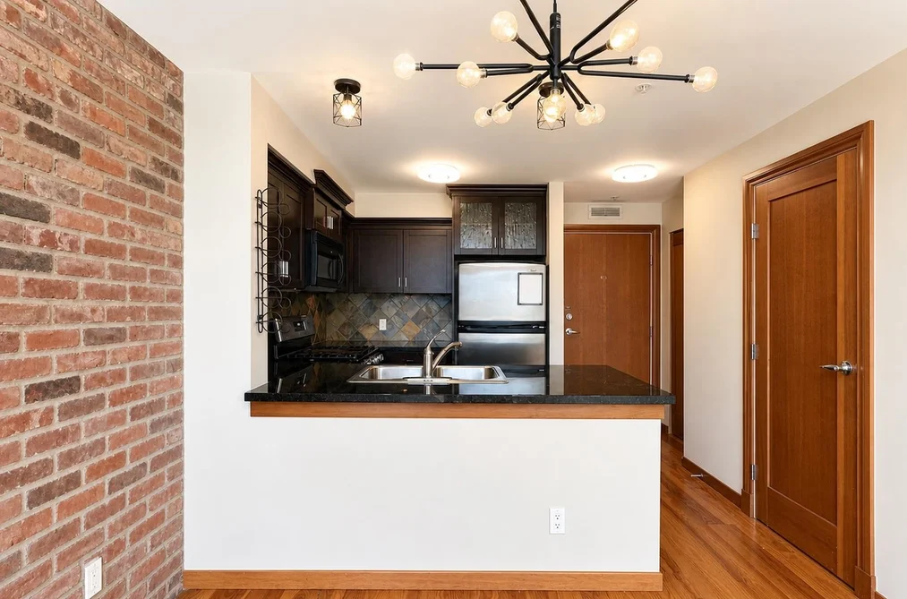 503 10 RENAISSANCE SQUARE, New Westminster BC V3M 7B1, New Westminster BC — Residential for Sale — Photo 10 of 25