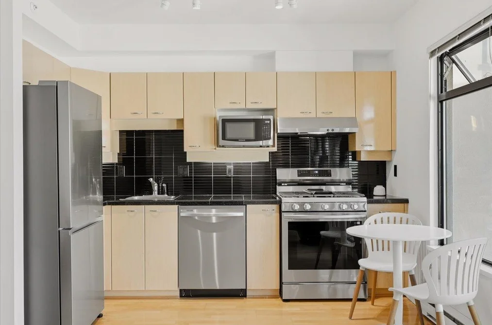 503 2228 MARSTRAND AVENUE, Vancouver BC V6K 4T1, Vancouver BC — Residential for Sale — Photo 8 of 24