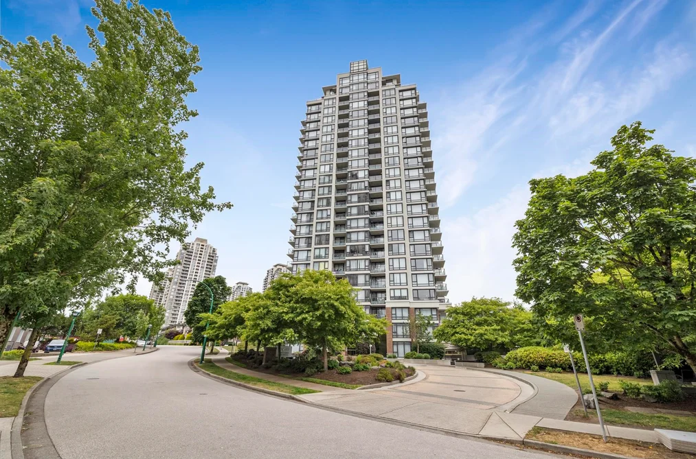 Condo for sale at 503 7325 Arcola Street Burnaby British Columbia - MLS: R3135446