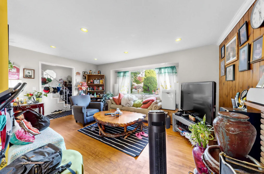 5033 Killarney Street, Vancouver, BC - House for Sale - Photo 7 of 35 5033 Killarney Street, Vancouver, BC - House for Sale - Photo 7 of 35