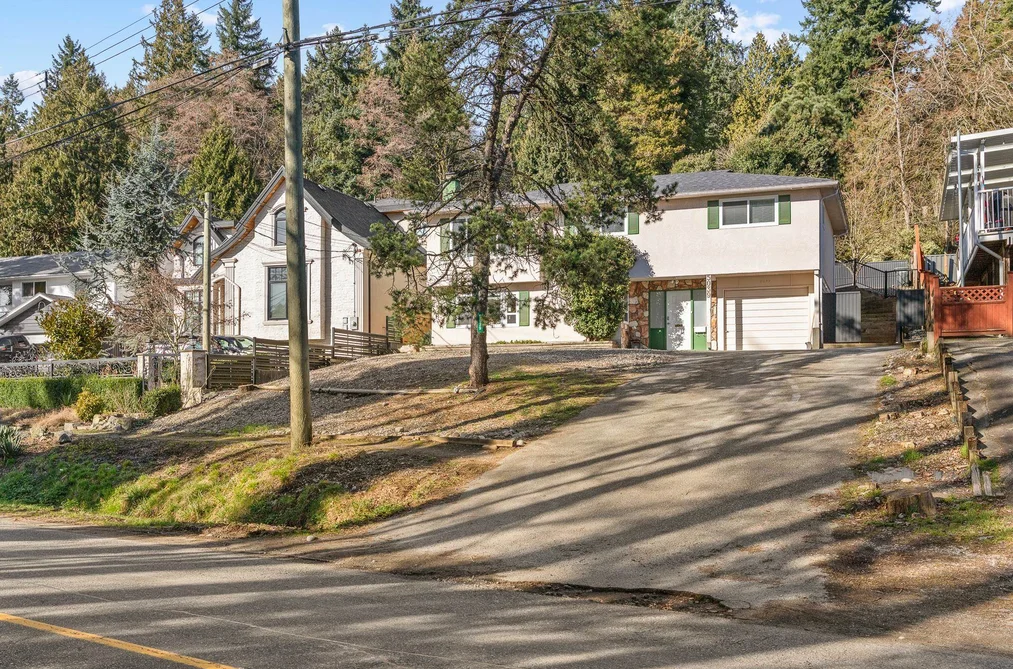 House for sale at 5039 Marine Drive Burnaby British Columbia - MLS: R3095159