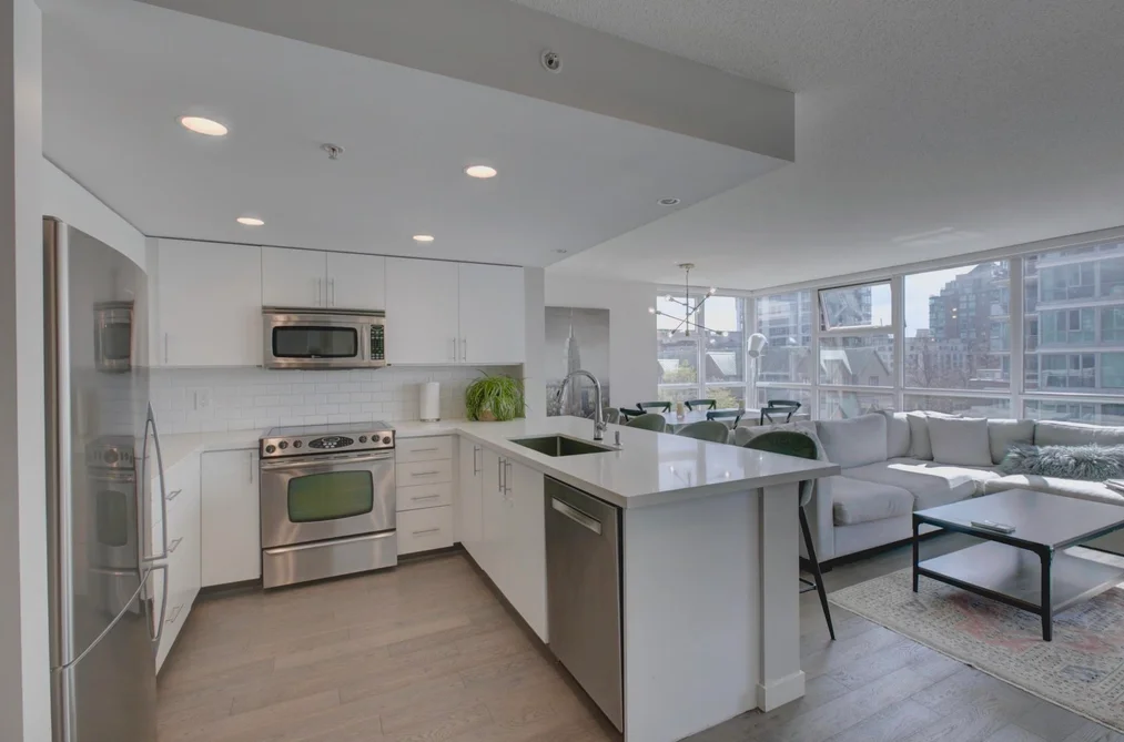 504 125 MILROSS AVENUE, Vancouver BC V6A 0A1, Vancouver BC — Residential for Sale - Photo 2
