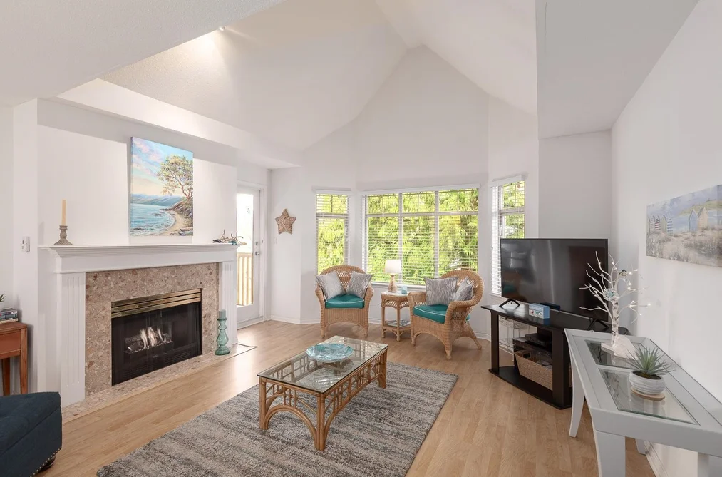 504 2059 CHESTERFIELD AVENUE, North Vancouver BC V7M 2P4, North Vancouver BC — Residential for Sale - Photo 2