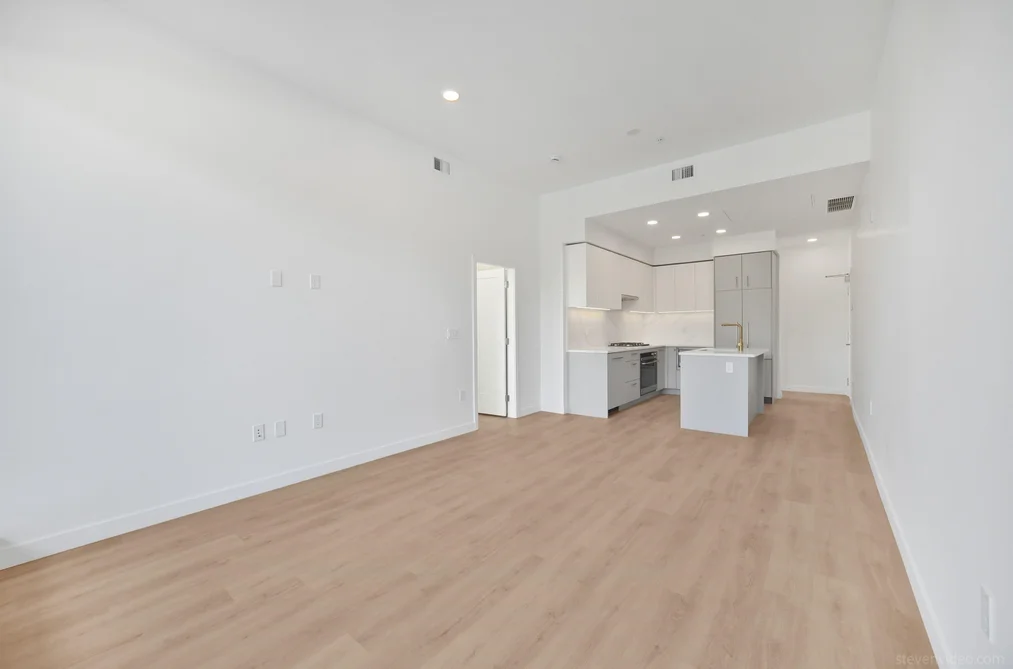 504 375 CLAYTON STREET, Coquitlam BC V3K 3X6, Coquitlam BC — Residential for Sale - Photo 4