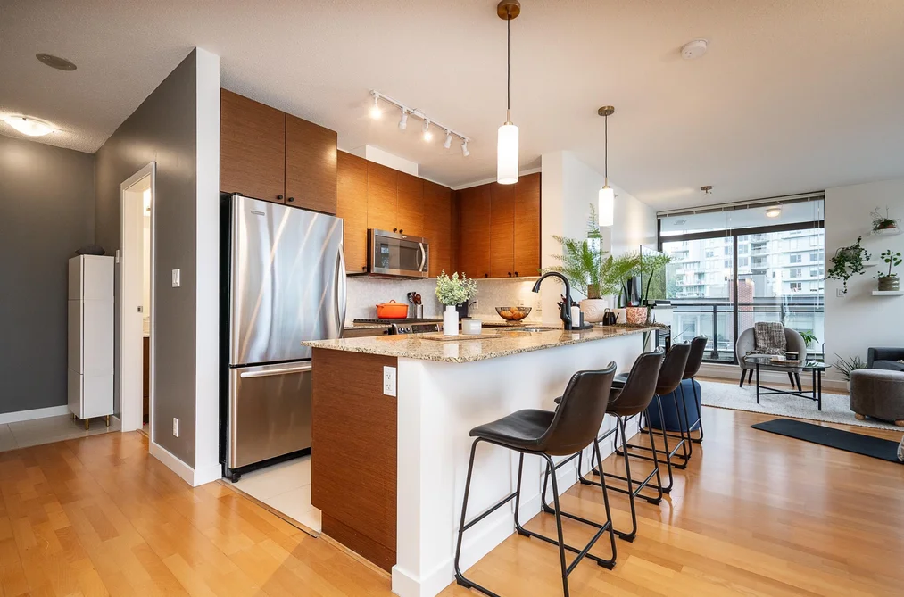 504 400 CAPILANO ROAD, Port Moody BC V3H 0E1, Port Moody BC — Residential for Sale - Photo 3
