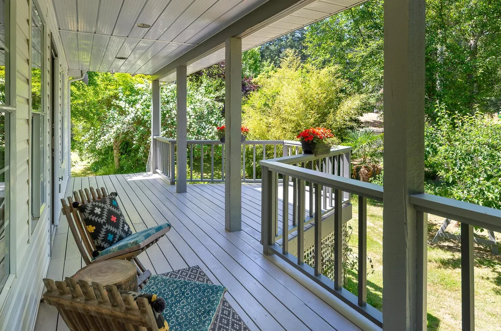 House for sale at 504 Bayview Drive Mayne Island British Columbia - MLS: R3139351