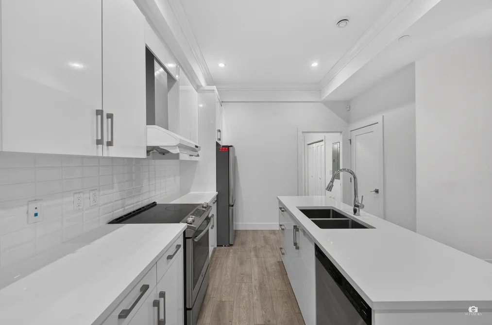5043 Chambers Street, Vancouver, BC - Townhouse for Sale - Photo 10 of 37 5043 Chambers Street, Vancouver, BC - Townhouse for Sale - Photo 10 of 37