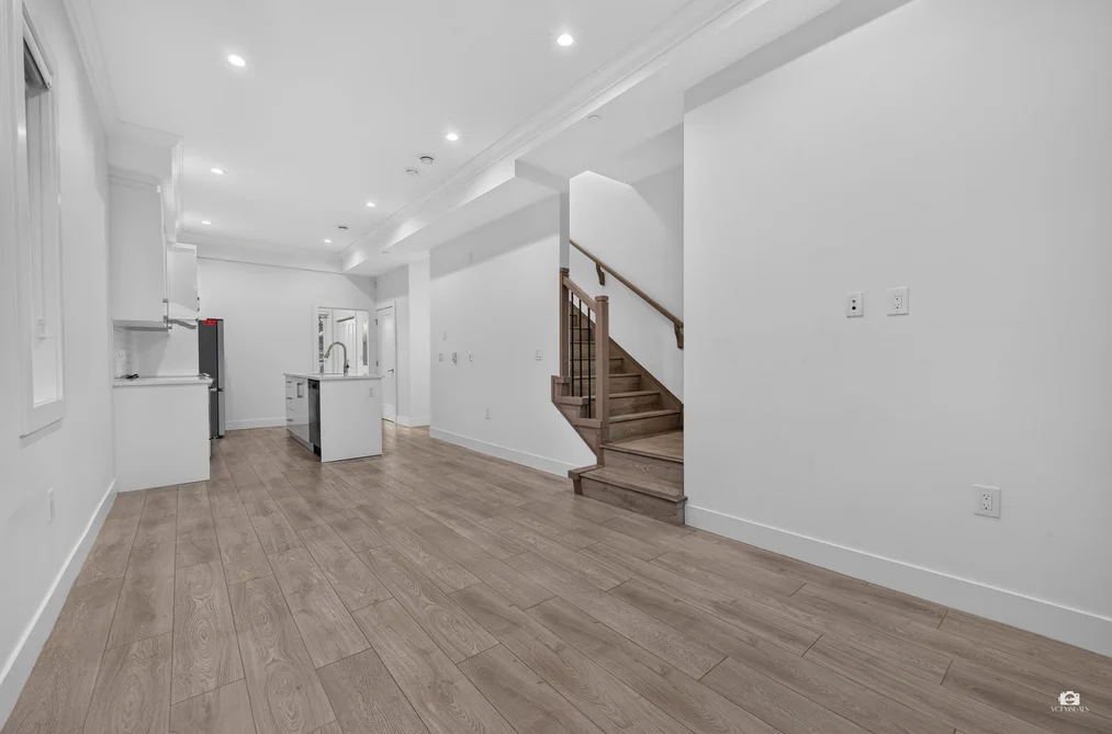 5043 Chambers Street, Vancouver, BC - Townhouse for Sale - Photo 12 of 37 5043 Chambers Street, Vancouver, BC - Townhouse for Sale - Photo 12 of 37