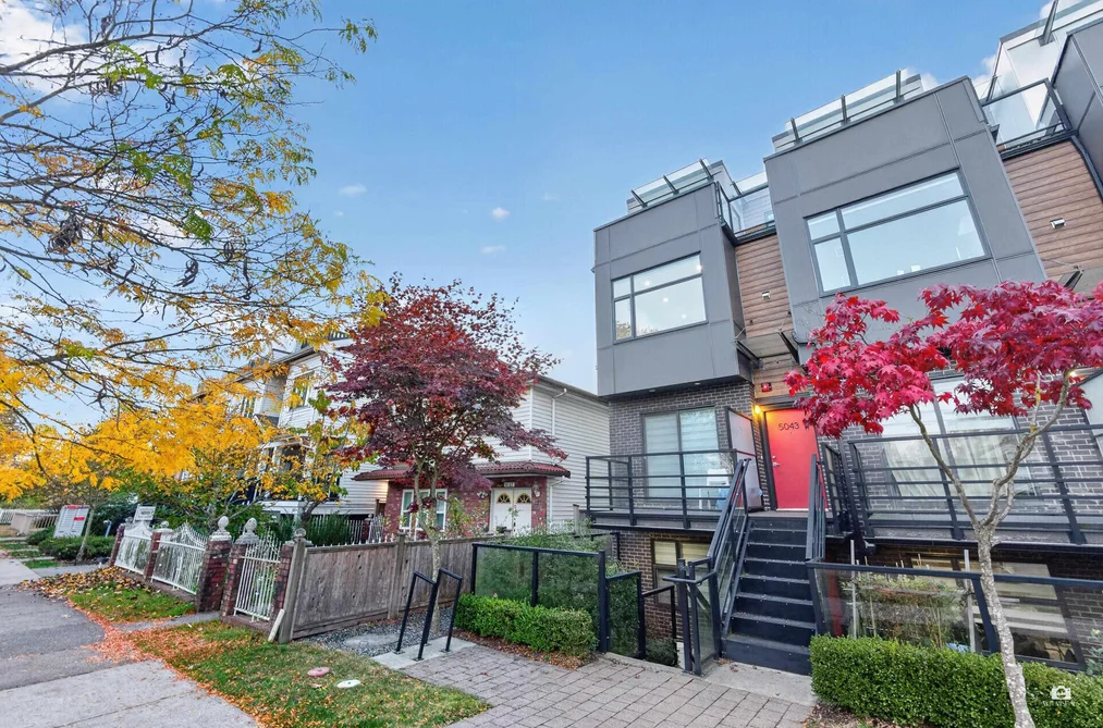 5043 Chambers Street, Vancouver, BC - Townhouse for Sale - Photo 3 of 37 5043 Chambers Street, Vancouver, BC - Townhouse for Sale - Photo 3 of 37