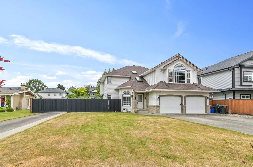 5047 215 STREET, Langley, BC — Residential for Sale - Photo 2