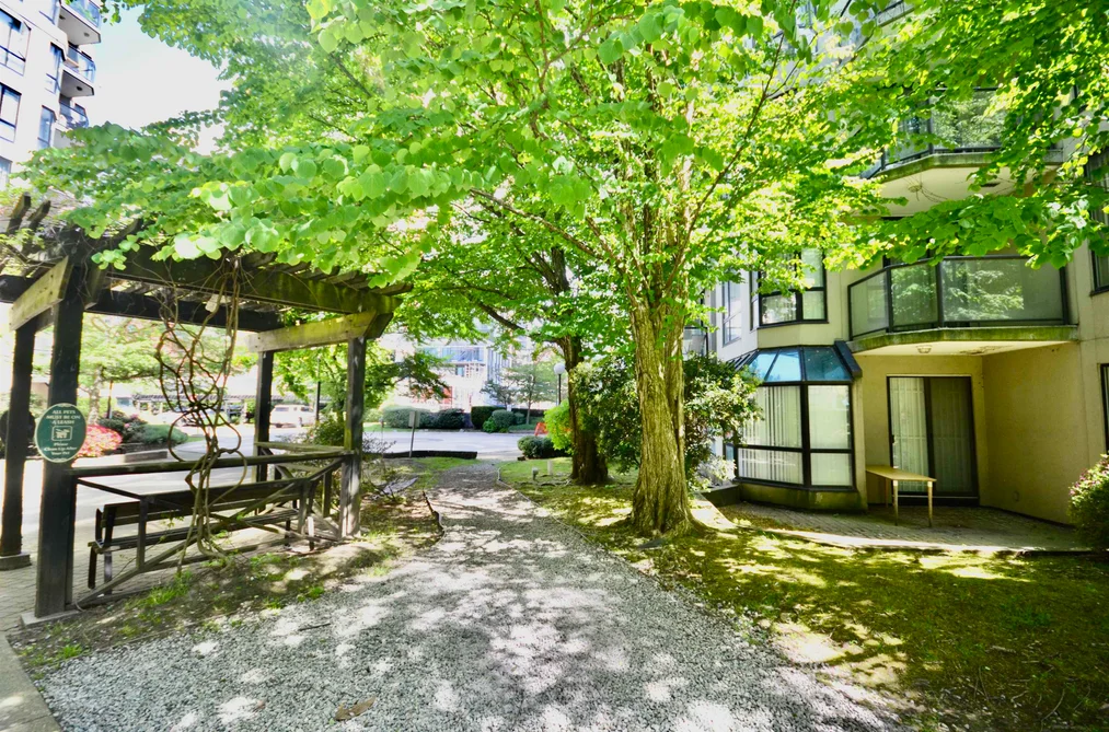 505 828 AGNES STREET, New Westminster BC V3M 6R4, New Westminster BC — Residential for Sale - Photo 2