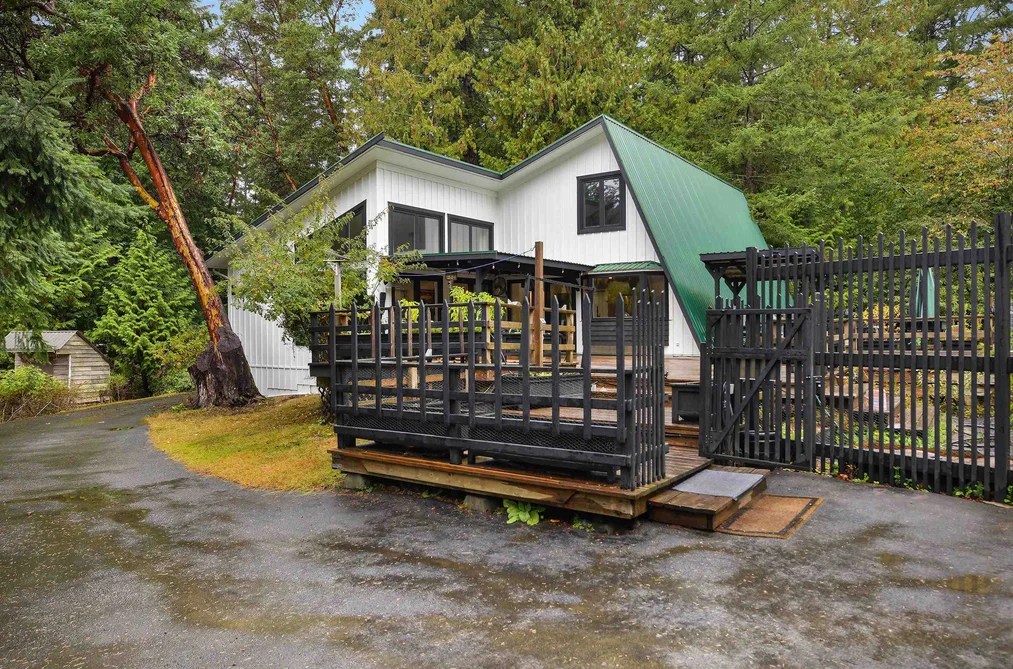 505 Bayview Dr, Mayne Island, BC - MLS: R3171332