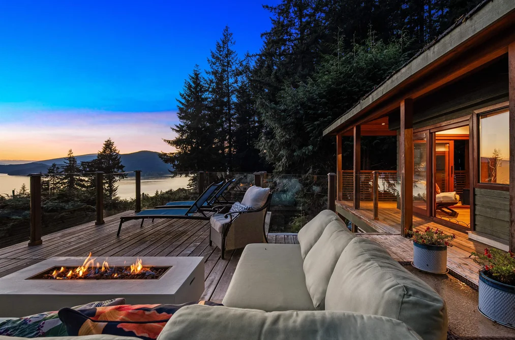 House for sale at 505 Upper Bayview Road Lions Bay British Columbia - MLS: R3163200