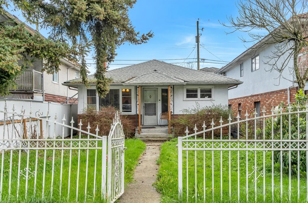 5050 MAIN STREET, Vancouver BC V5W 2R3, Vancouver BC — Residential for Sale - Photo 2