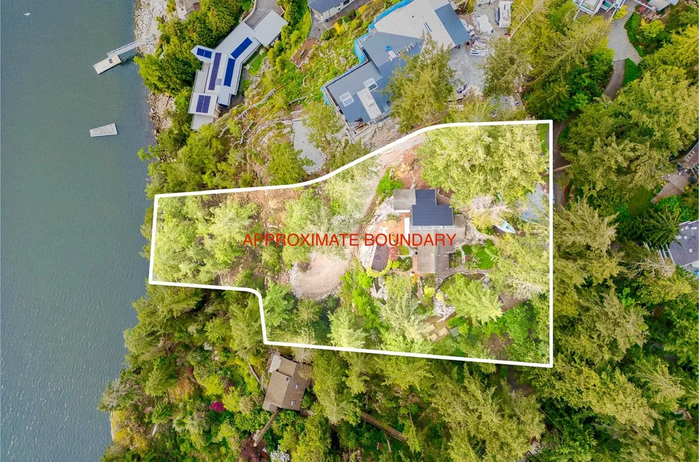 House for sale at 5056 The Byway West Vancouver British Columbia - MLS: R3120493