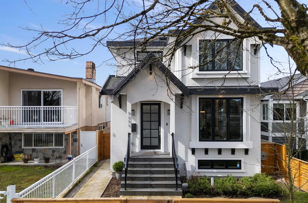 House for sale at 5059 Sherbrooke Street Vancouver British Columbia - MLS: R3111631