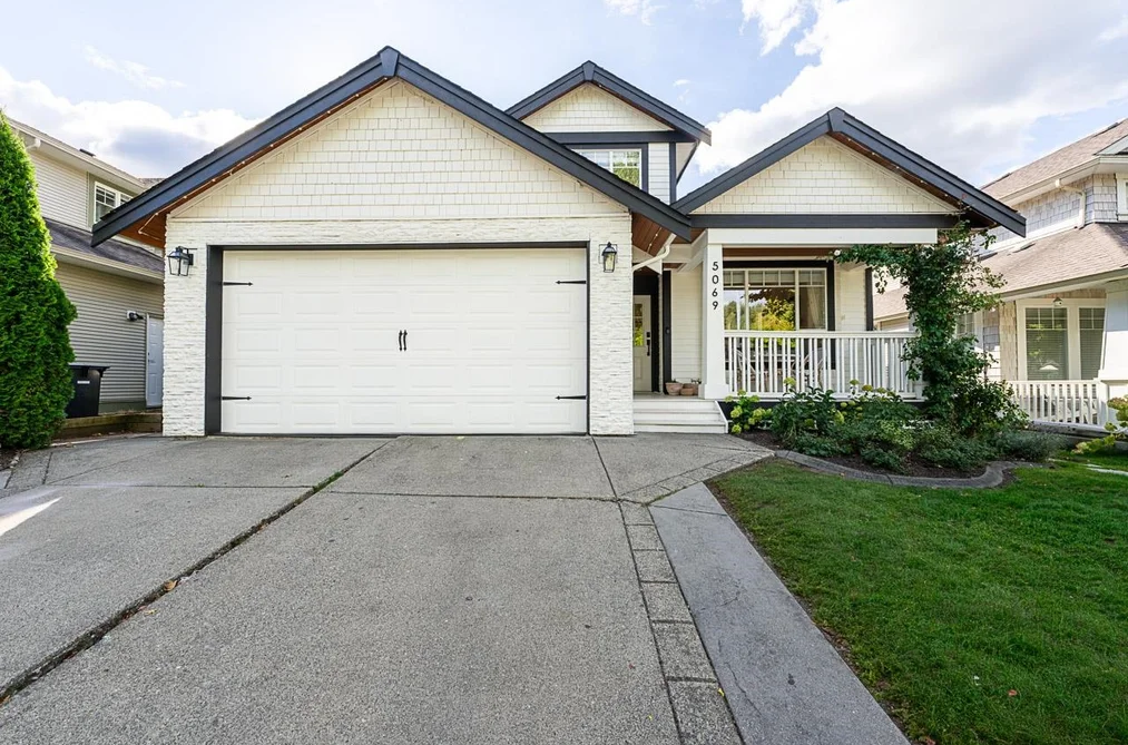 5069 223A Street, Langley, BC - House for Sale - Photo 2 of 40 5069 223A Street, Langley, BC - House for Sale - Photo 2 of 40