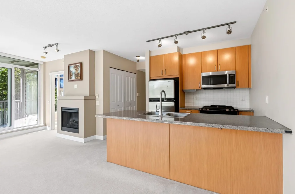 507 9188 UNIVERSITY CRESCENT, Burnaby, BC — Residential for Sale — Photo 11 of 31