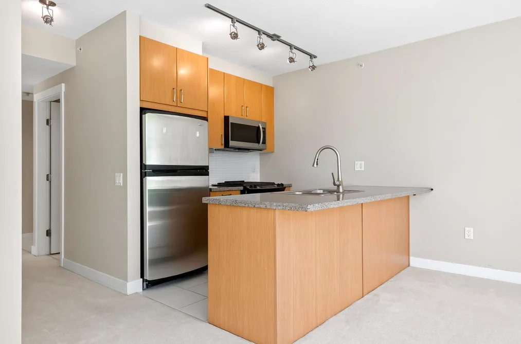 507 9188 UNIVERSITY CRESCENT, Burnaby, BC — Residential for Sale — Photo 12 of 31