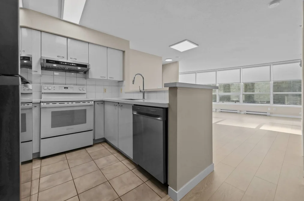 508 - 6088 Willingdon Avenue, Burnaby, BC - MLS: R3180046 - Photo 3 508 - 6088 Willingdon Avenue, Burnaby, BC - MLS: R3180046 - Photo 3