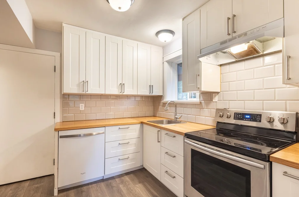 5080 SUNSHINE COAST HIGHWAY, Sechelt BC V7Z 0G6, Sechelt BC — Residential for Sale — Photo 14 of 27