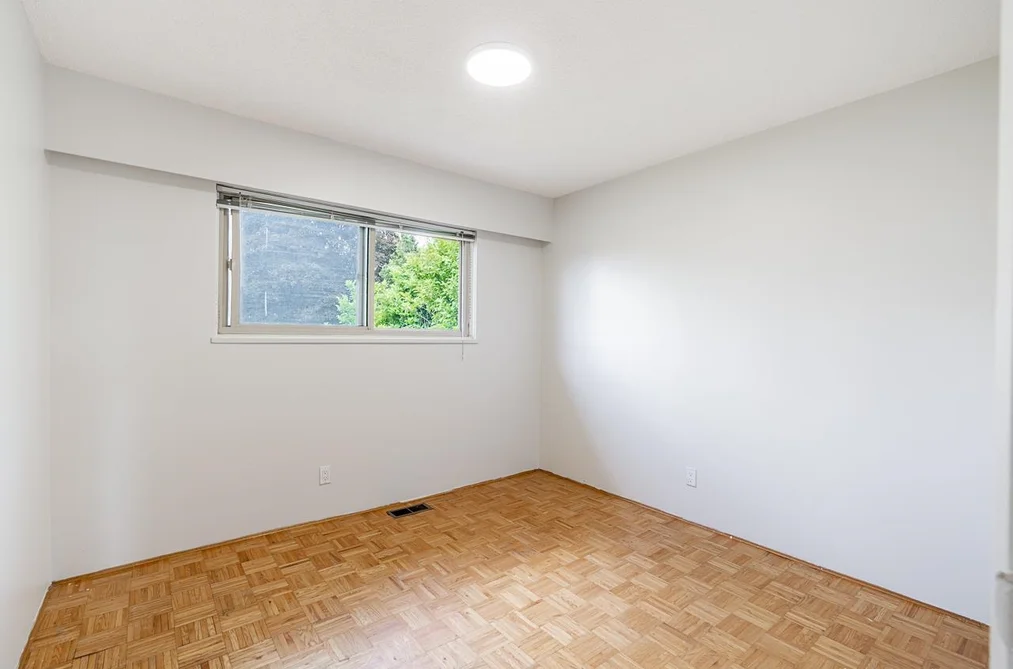 5089 INMAN AVENUE, Burnaby BC V5G 2Y7, Burnaby BC — Residential for Sale — Photo 13 of 39