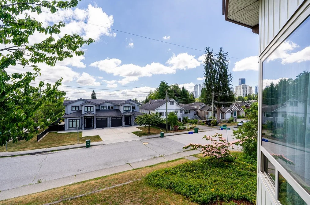 5089 INMAN AVENUE, Burnaby BC V5G 2Y7, Burnaby BC — Residential for Sale — Photo 6 of 39
